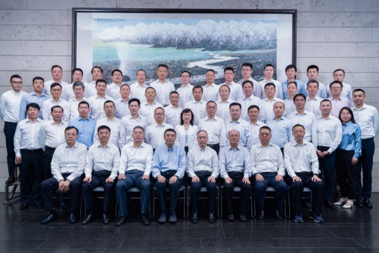 華信郵電認(rèn)真學(xué)習(xí)徐念沙董事長(zhǎng)駐滬企業(yè)座談會(huì)講話